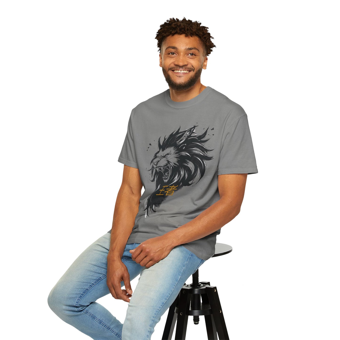 Lion King Graphic T-Shirt — '王者' Bold Asian-Inspired Streetwear